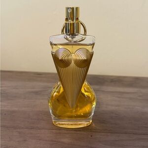JEAN PAUL GAULTIER
Gaultier Divine Eau de Parfum with Salt and White Florals
